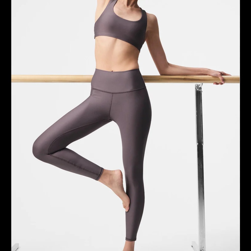 ALO 7/8 High-Waist Airlift Legging - Raisinette